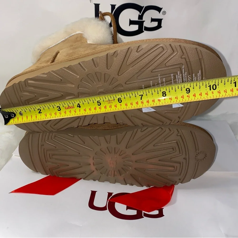 UGG Kids size 6 boots classic mini posy New in Box